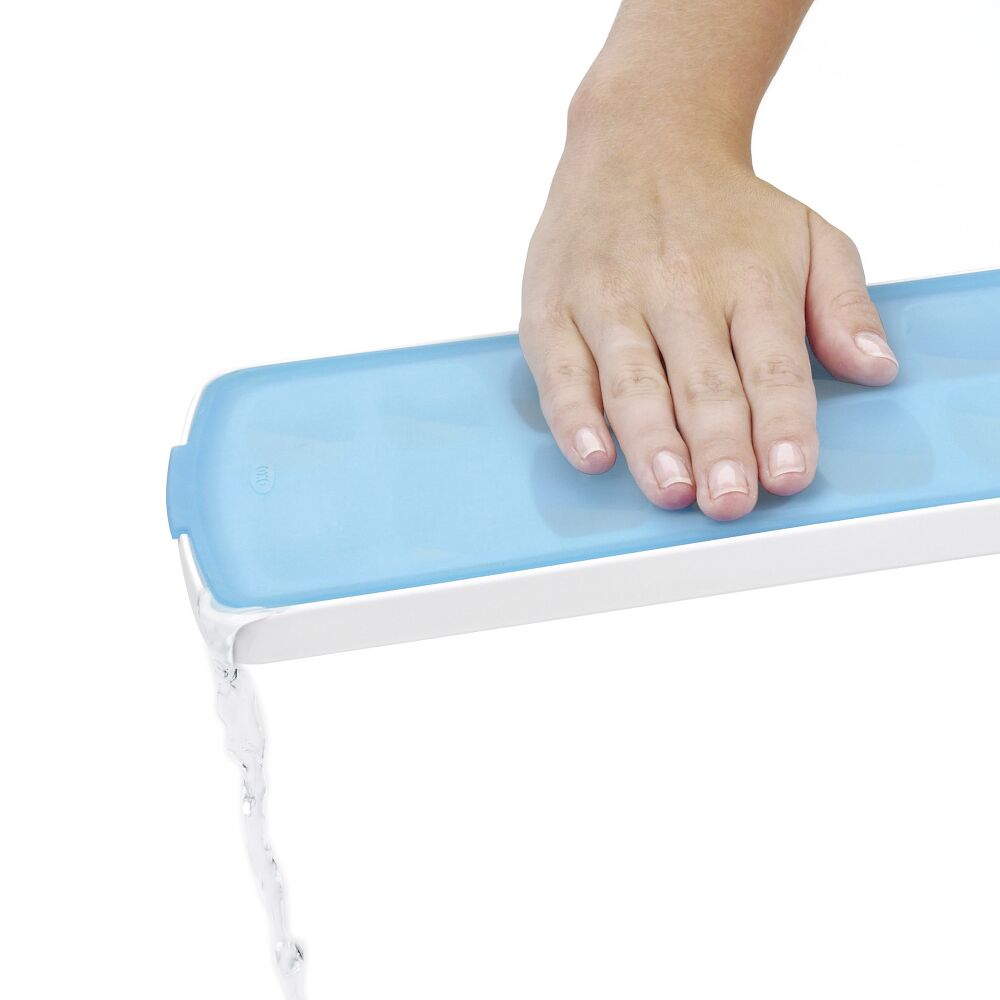 No-Spill Ice Cube Tray T9