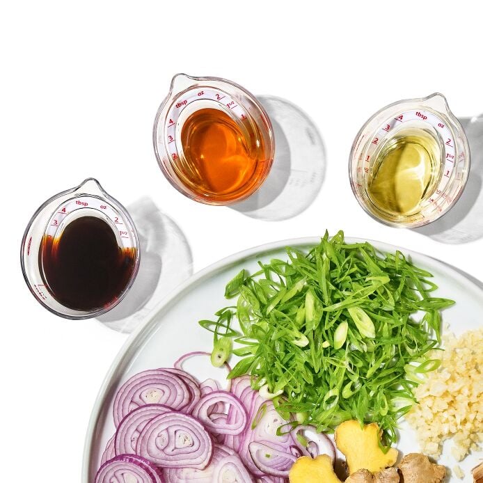 Mini Angled Measuring Cup L5