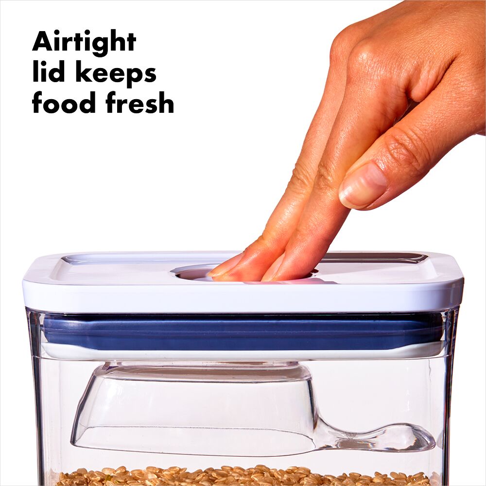 OXO Good Grips Pet POP Container – 4.4 Qt/4.2 L with Scoop B0