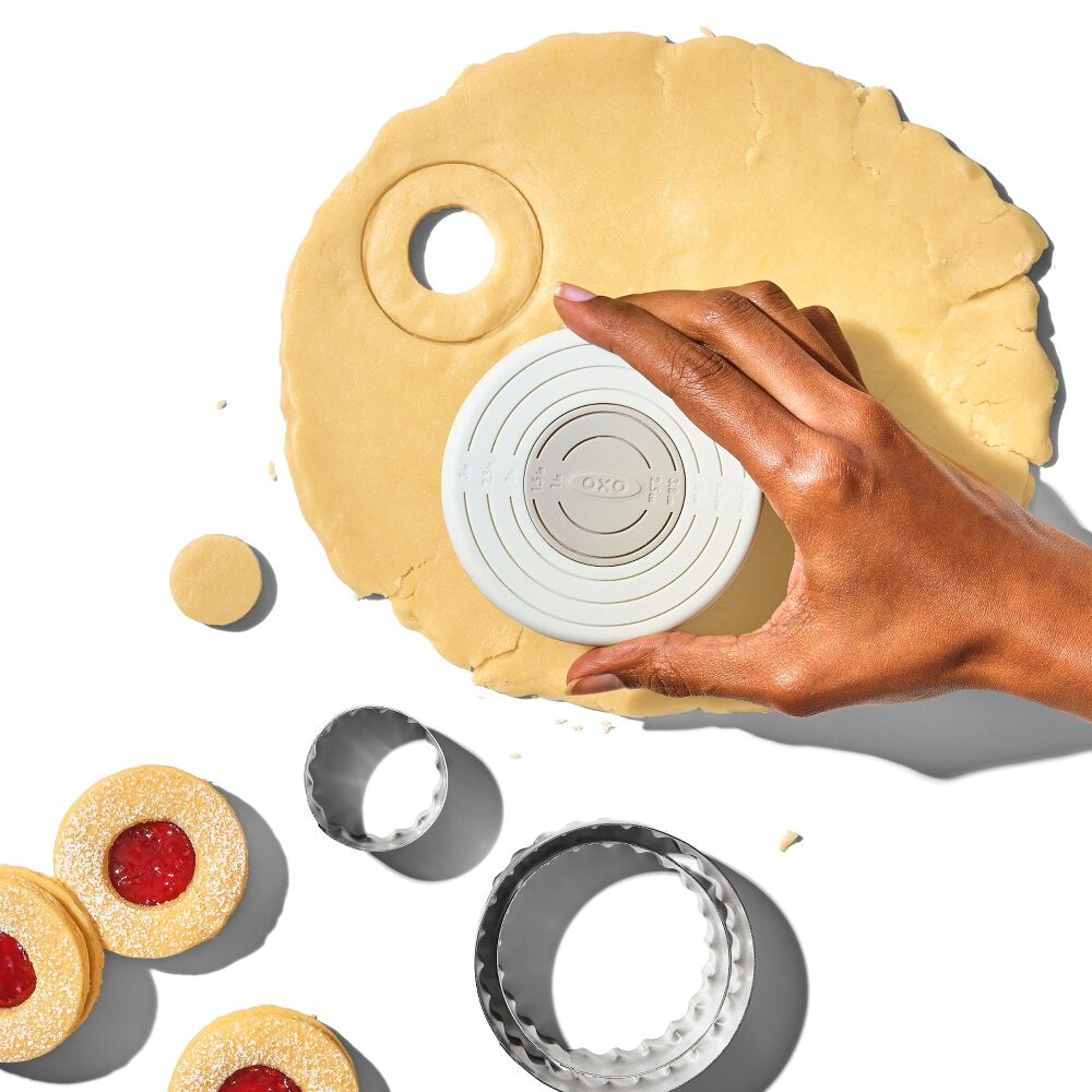Double-Sided Cookie and Biscuit Cutter Q6