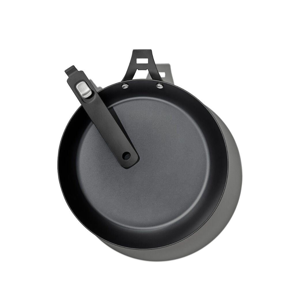 Carbon Steel With Removable Handle 10in Pan E7