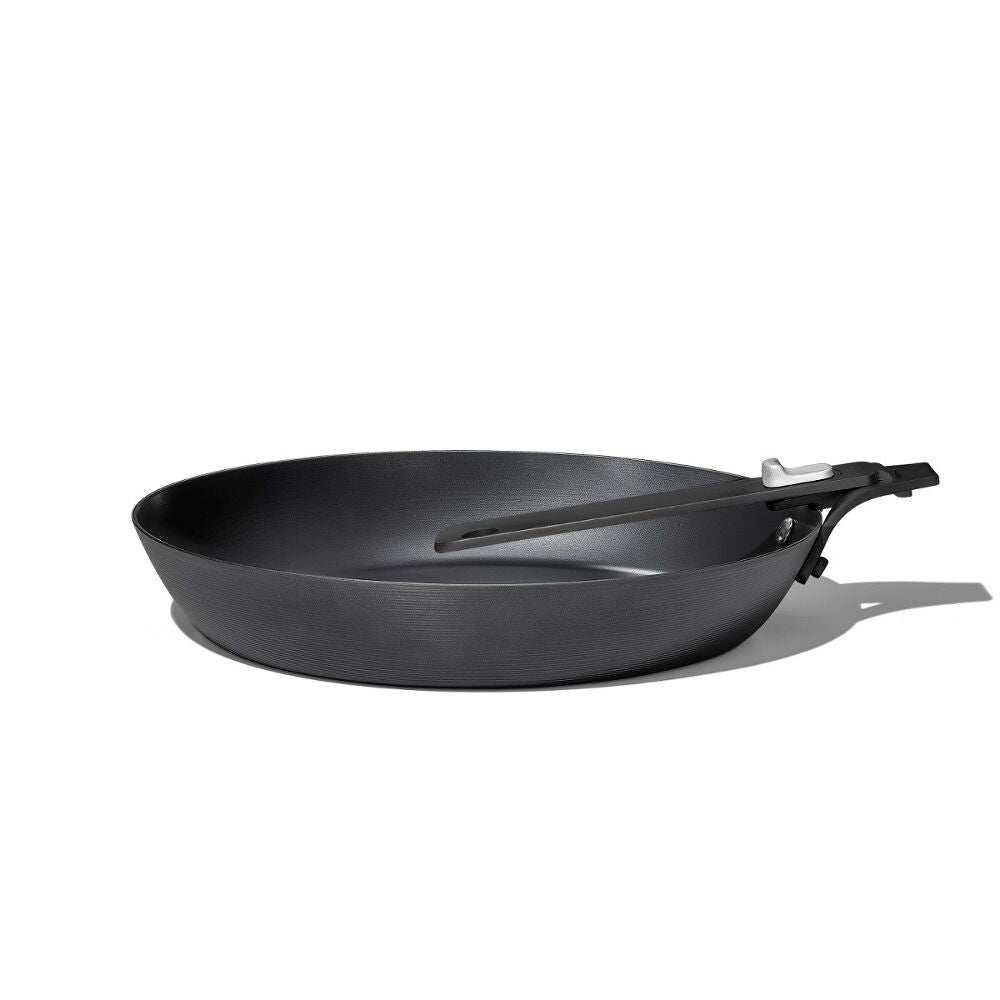 Carbon Steel With Removable Handle 10in Pan E7