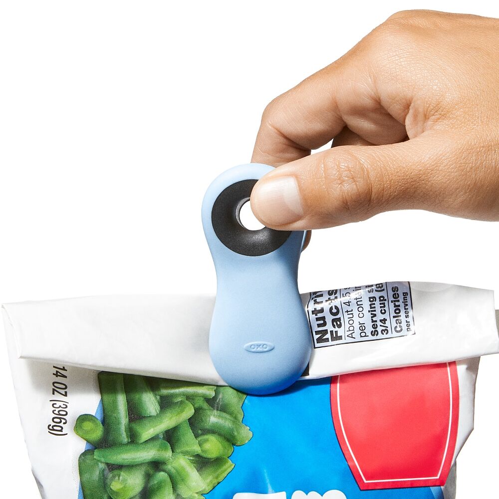 Magnetic All-Purpose Clips - 4-Pack - assorted colors E9