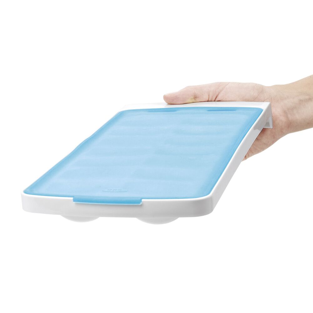 No-Spill Ice Cube Tray T9