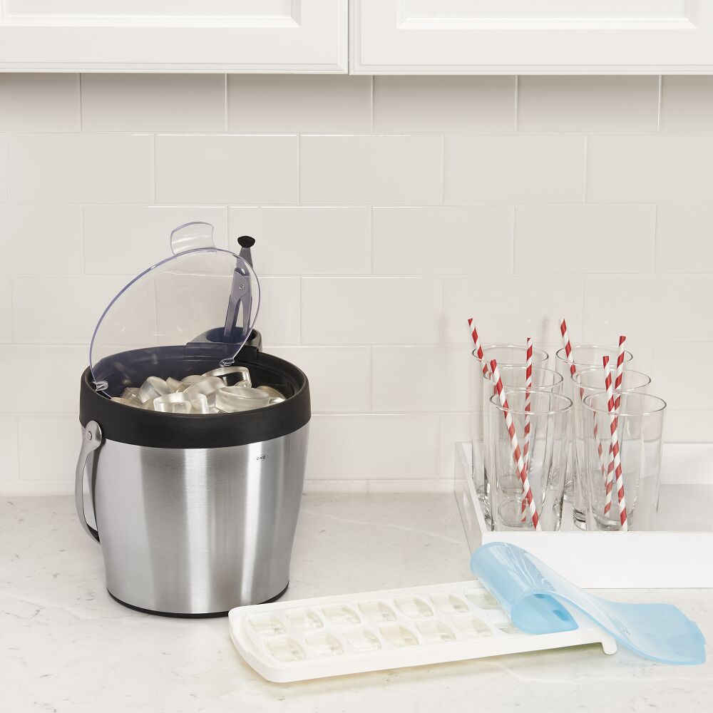 No-Spill Ice Cube Tray T9