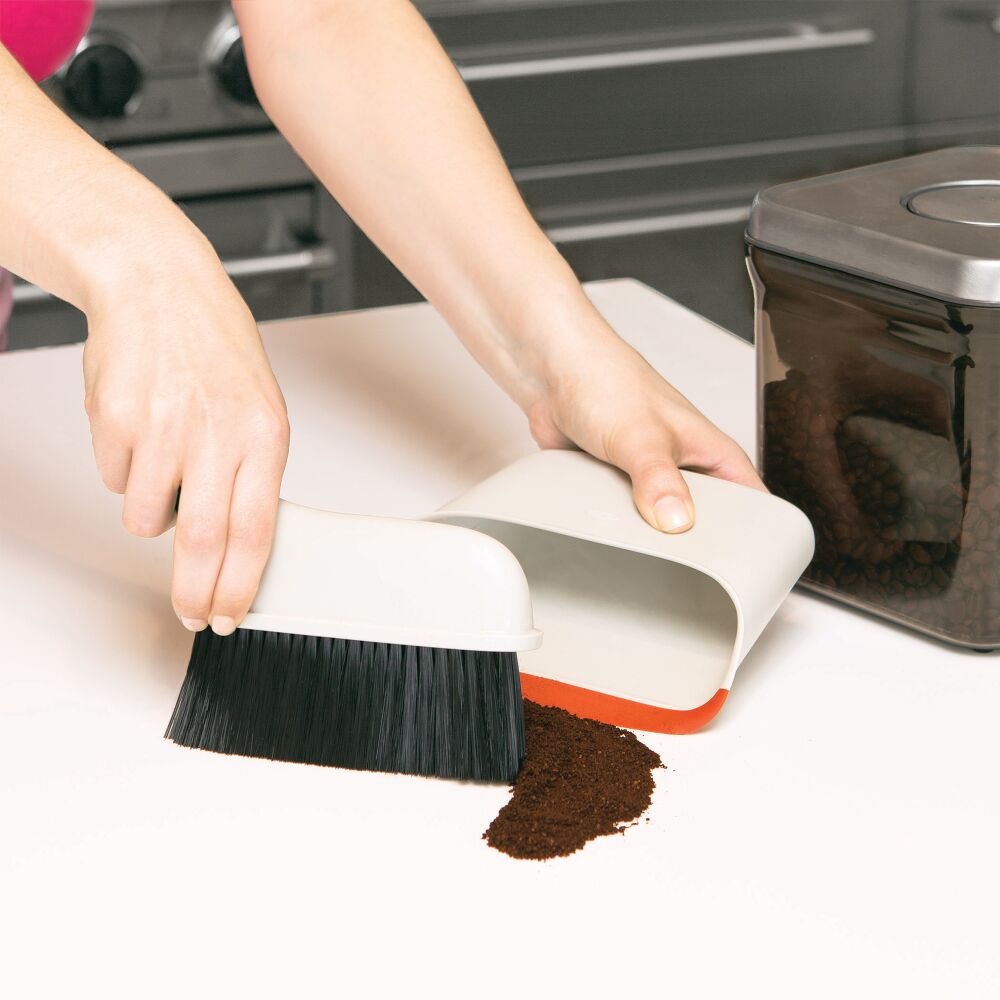 Compact Dustpan & Brush Set W3