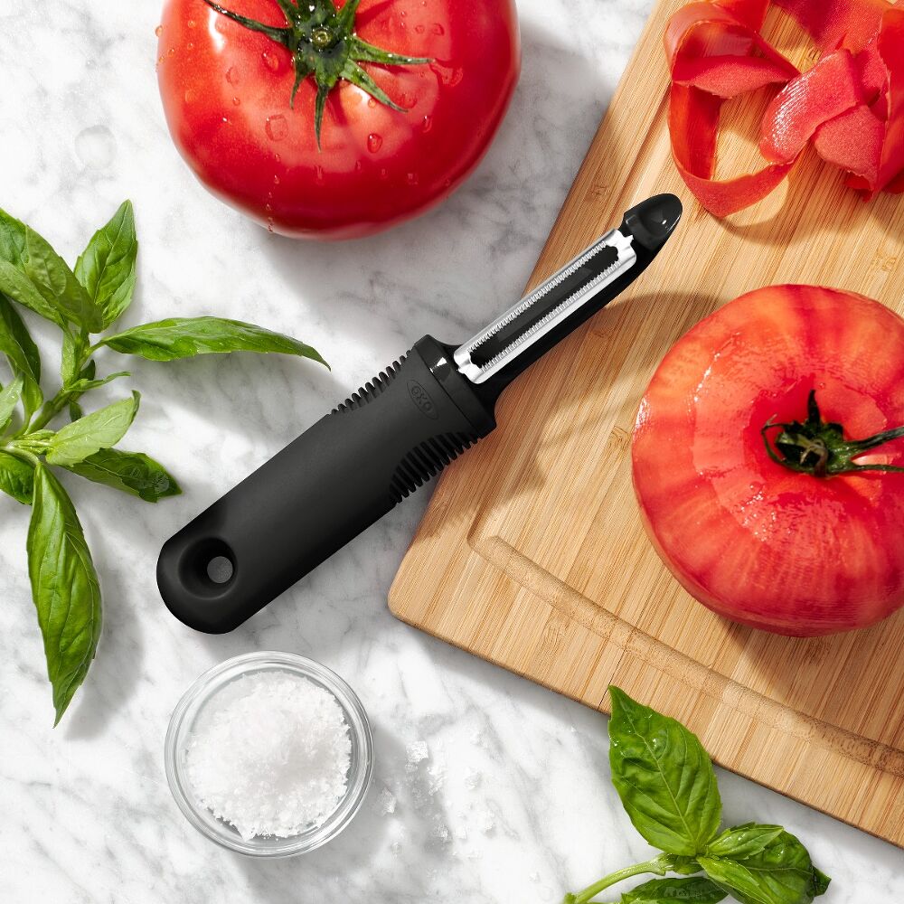 Serrated Peeler Y7
