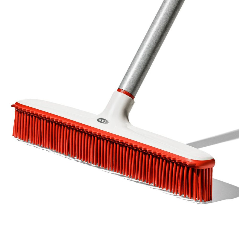 OXO Good Grips Fur Broom S6