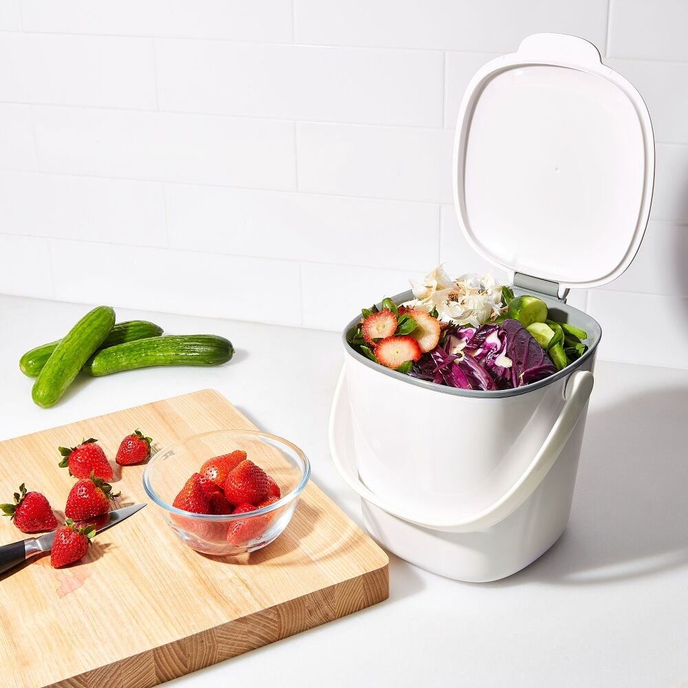 Easy-Clean Compost Bin - 0.75 Gal L6