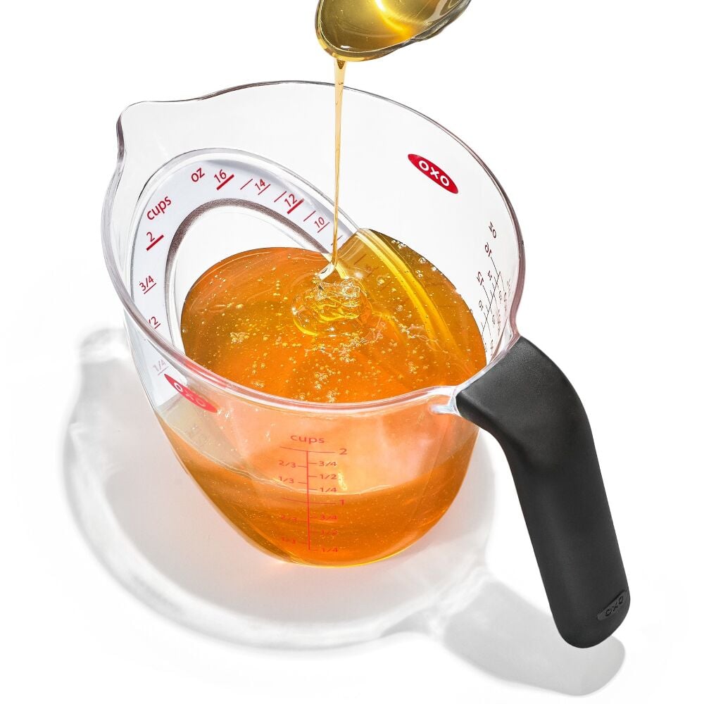 2-Cup Angled Measuring Cup K1